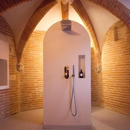La Tour Du Capitole, Cocoon Insolite Dans * Tolosa