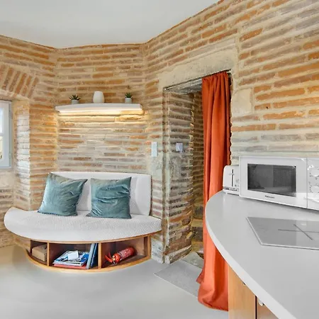 La Tour Du Capitole, Cocoon Insolite Dans *