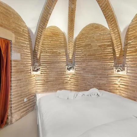 La Tour Du Capitole, Cocoon Insolite Dans Toulouse